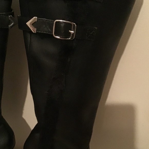 Black Heeled Boot - Picture 5 of 7